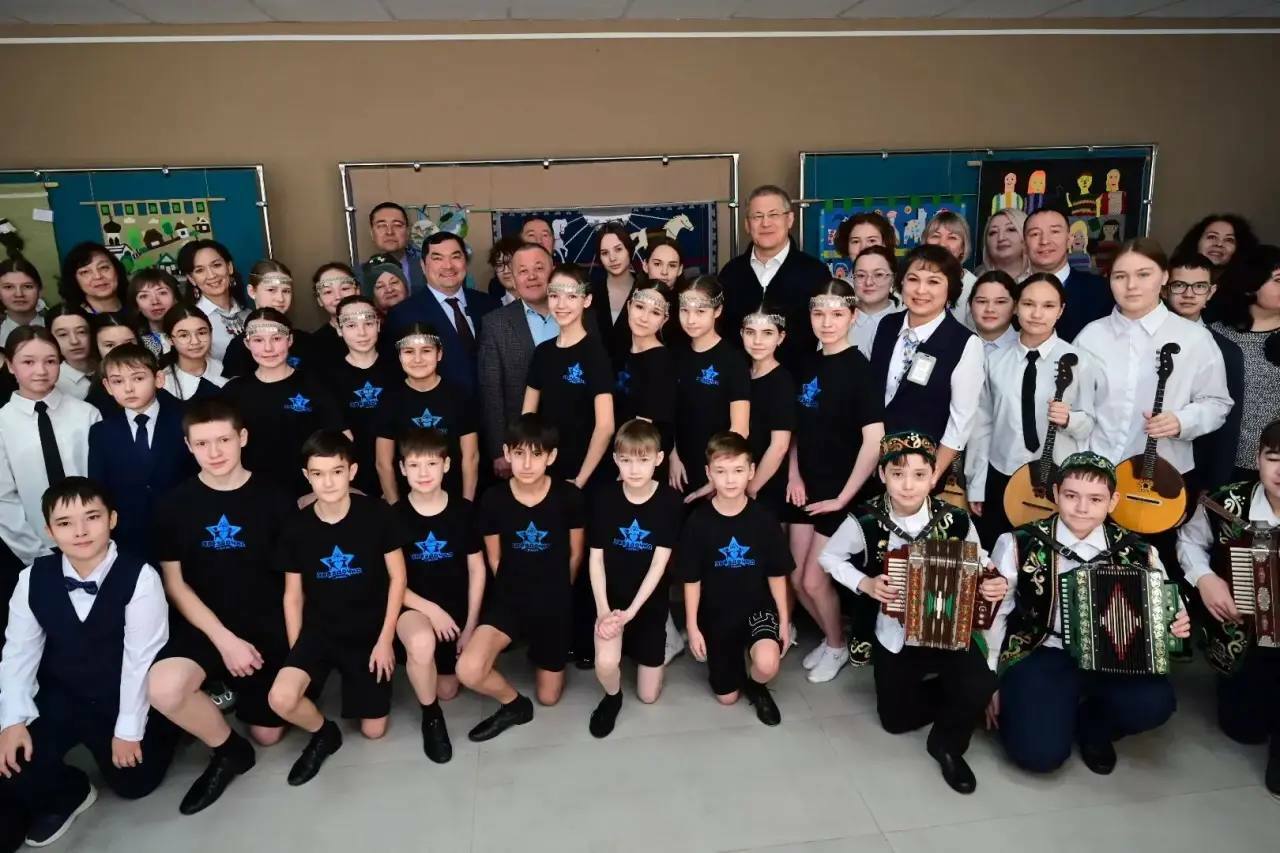 Радий Хабиров посетил обновленную Детскую школу искусств в Янауле