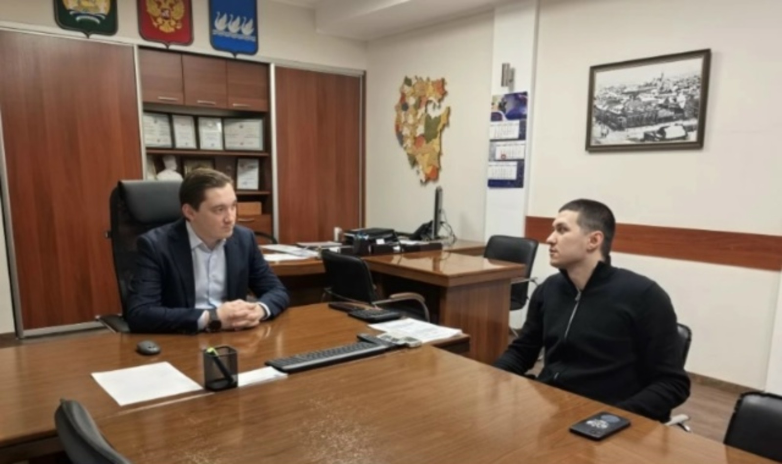 Герой СВО из Башкирии проходит стаажировку у мэра Стерлитамака