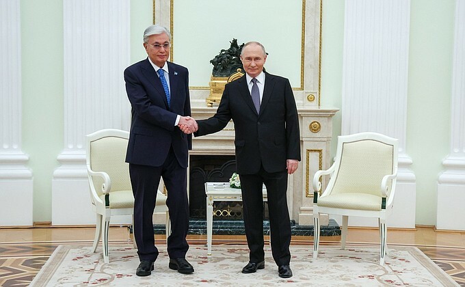 Владимир Путин и Касым-Жомарт Токаев обсудили союзничество в Кремле
