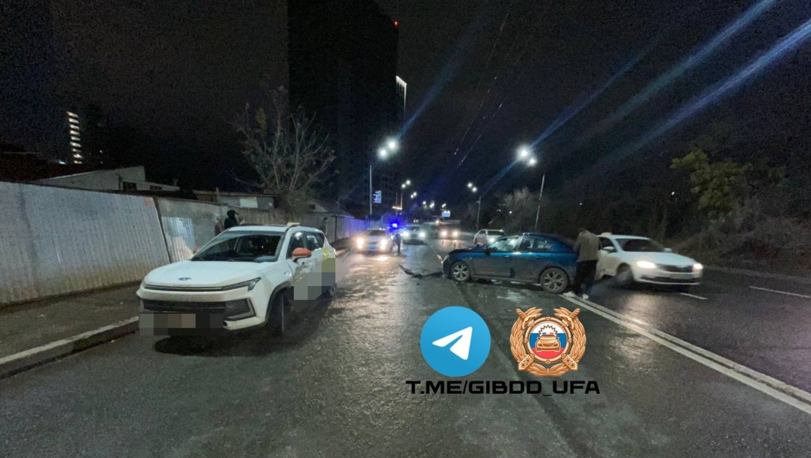 В Уфе столкнулись «Москвич» и «Мазда»: двое пострадали