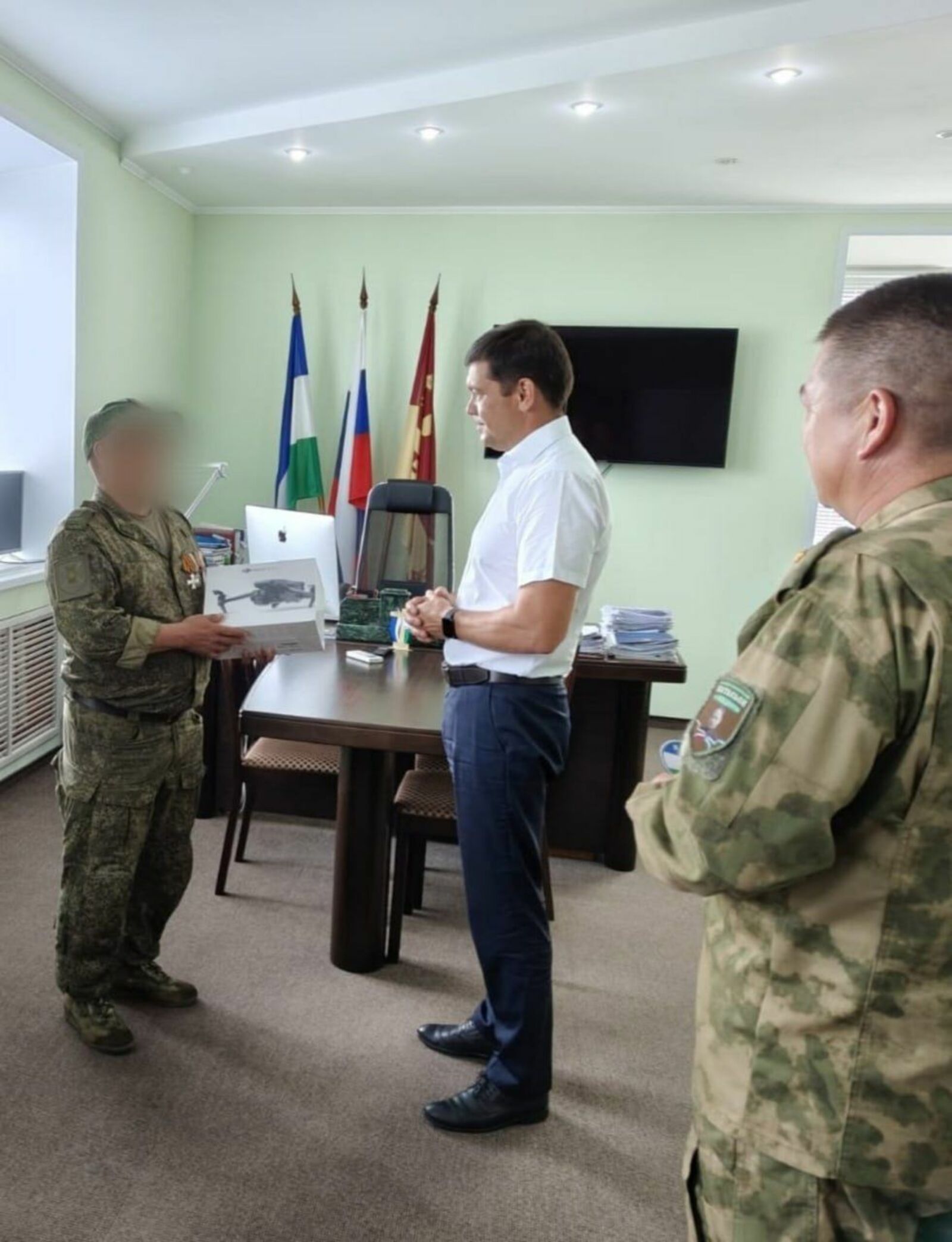 Глава Татышлинского района встретился с бойцом СВО, прибывшим  в отпуск