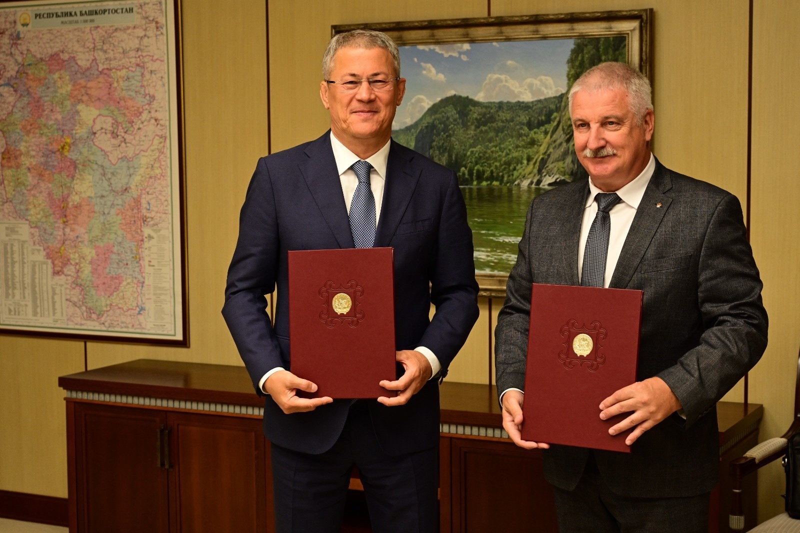 Радий Хабиров встретился с председателем ДОСААФ Денисом Добряковым