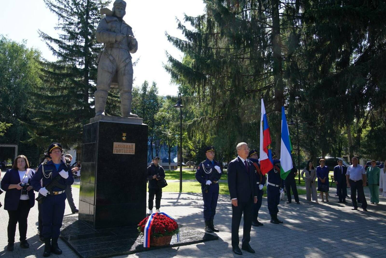 Радий Хабиров заложил капсулу времени на юбилее легендарного уфимского завода