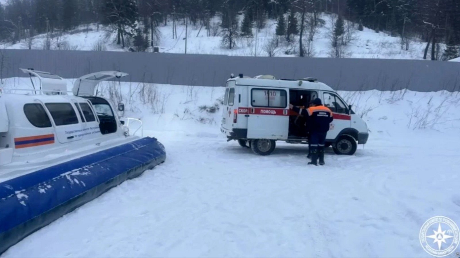 В Башкирии спасли замерзающую на льду 15-летнюю девочку