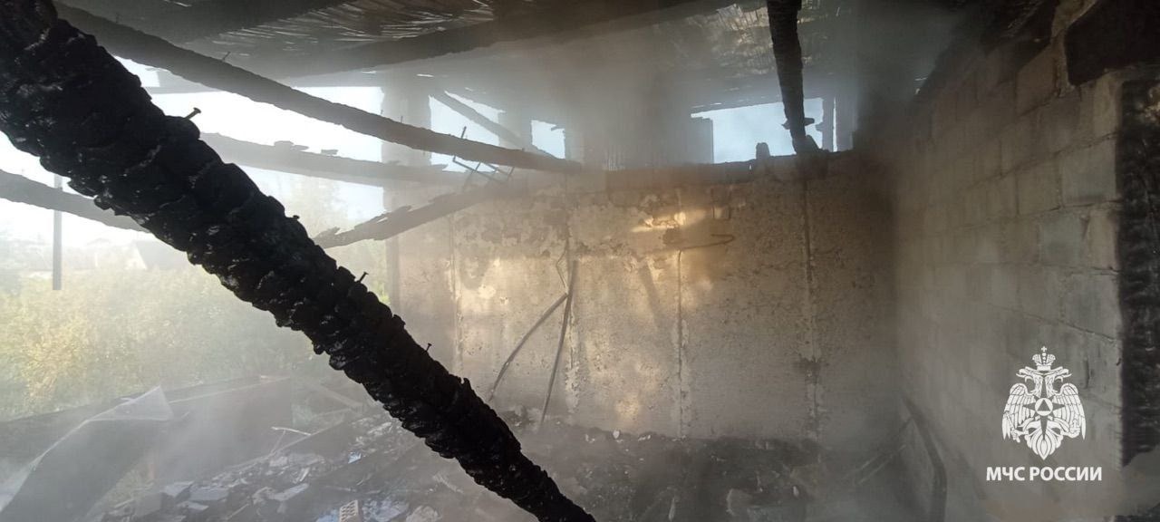 При пожаре в СНТ в Башкирии пострадал 37-летний мужчина