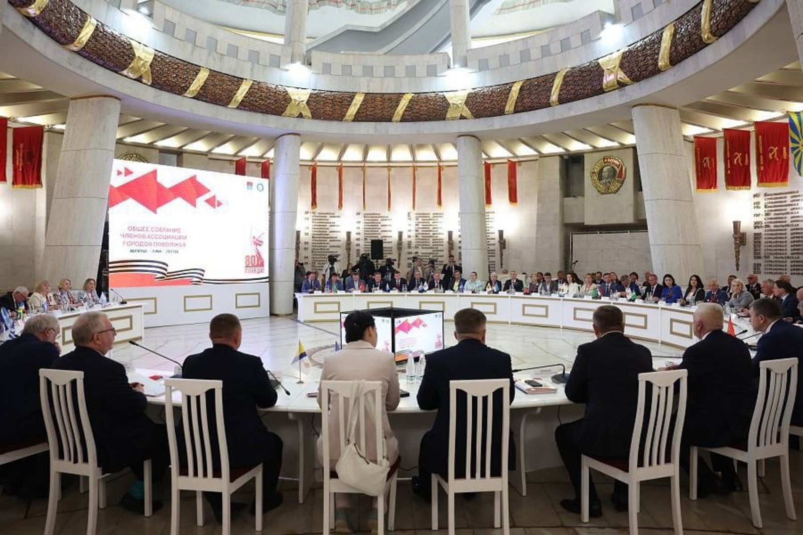 Школьники из Уфы могут начать посещение мемориалов Волгограда