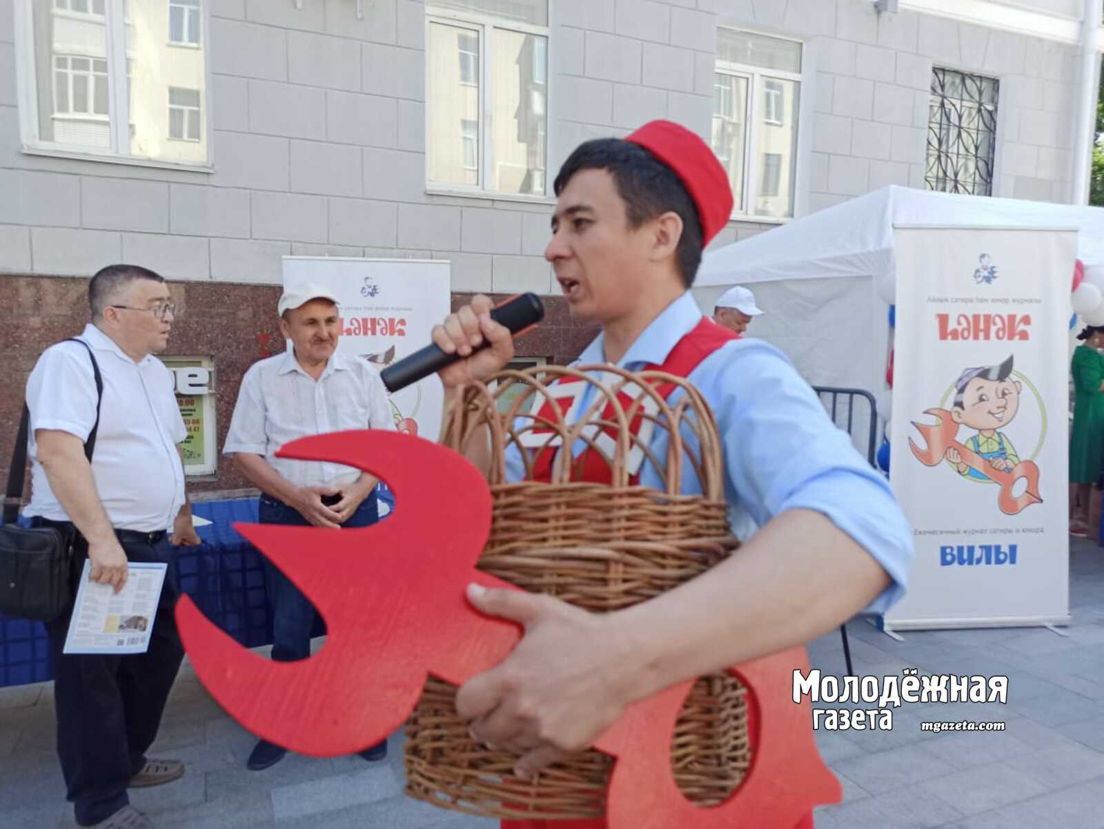 Сатиру любят во все времена: «Хэнэк» собрал поклонников на «Китап-Байрам»