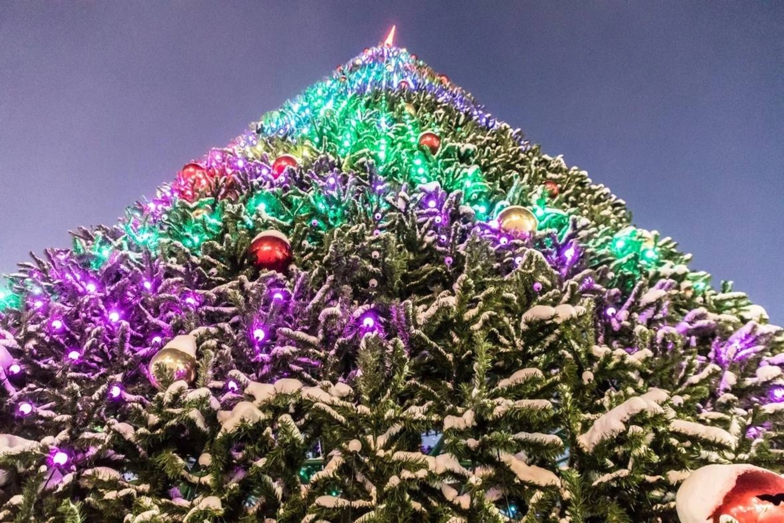 Мэр Уфы поделился новогодними фото города