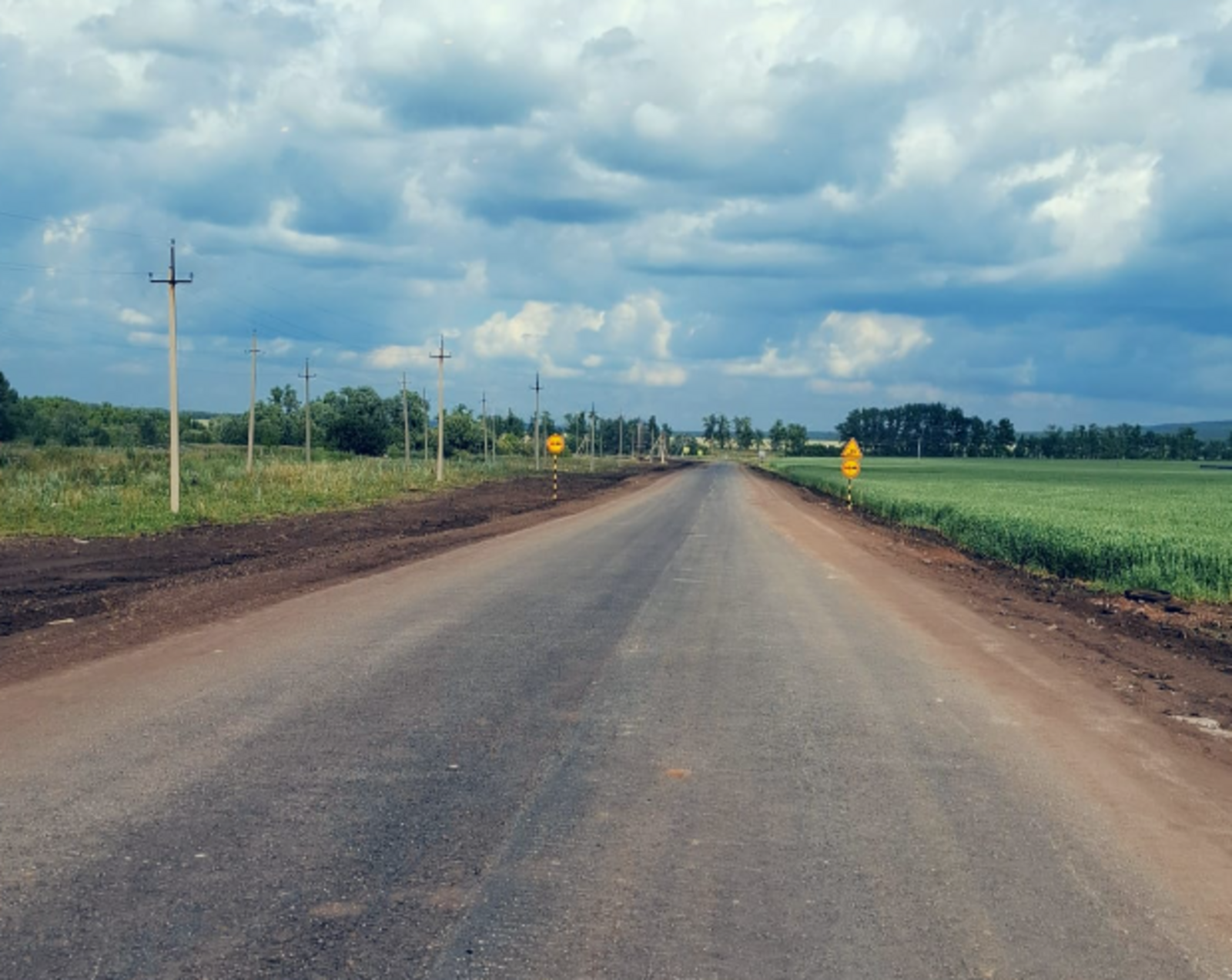 На дороге Ишимбай – Воскресенское – Мелеуз укладывают верхний слой основания