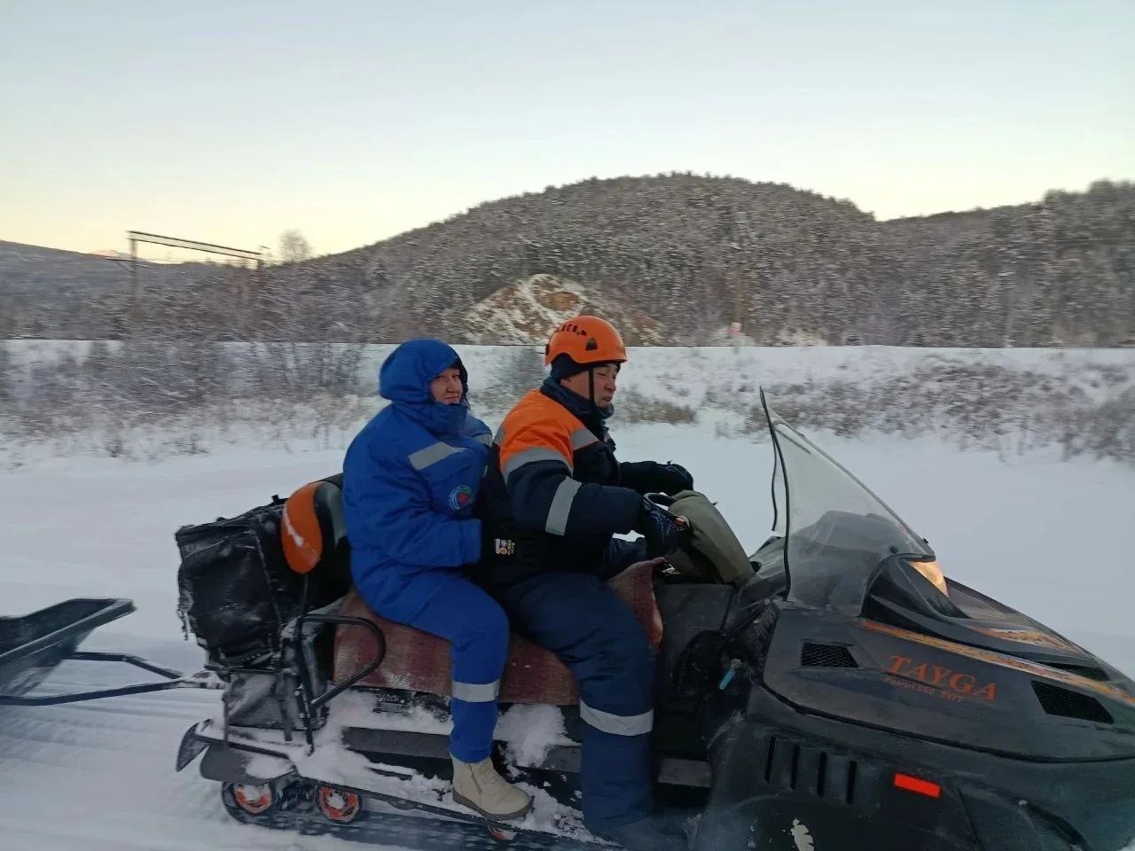 В Башкирии спасатели и медики помогли туристу в горах