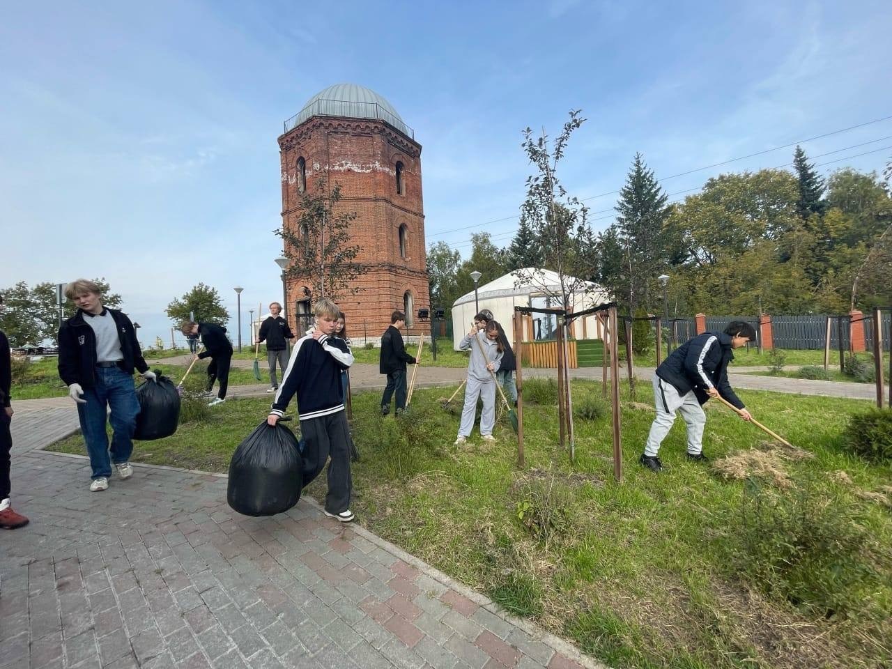 В Уфе более 54 тысяч жителей вышли на уборку