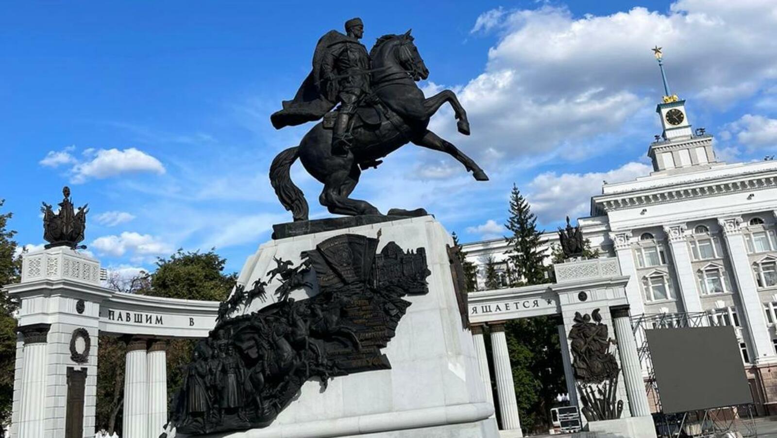 Скульптор Салават Щербаков: памятник Минигали Шаймуратову — это гимн подвигу