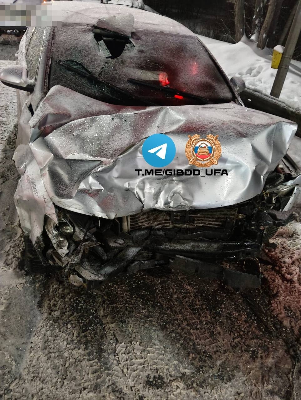 В Уфе столкнулись две иномарки: пострадали водитель и пассажир
