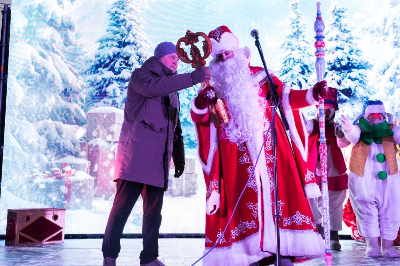 Главный Дед Мороз Уфы вернулся в резиденцию и открыл новогодний сезон