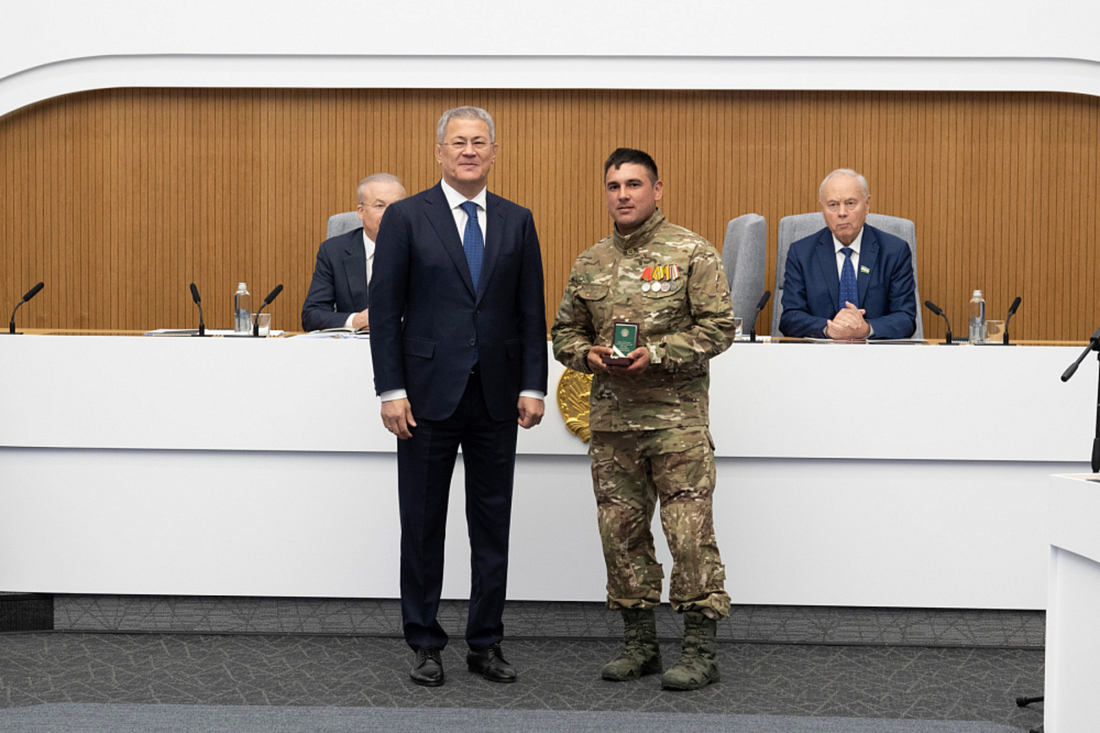 Радий Хабиров наградил героя СВО из Башкирии орденом Шаймуратова