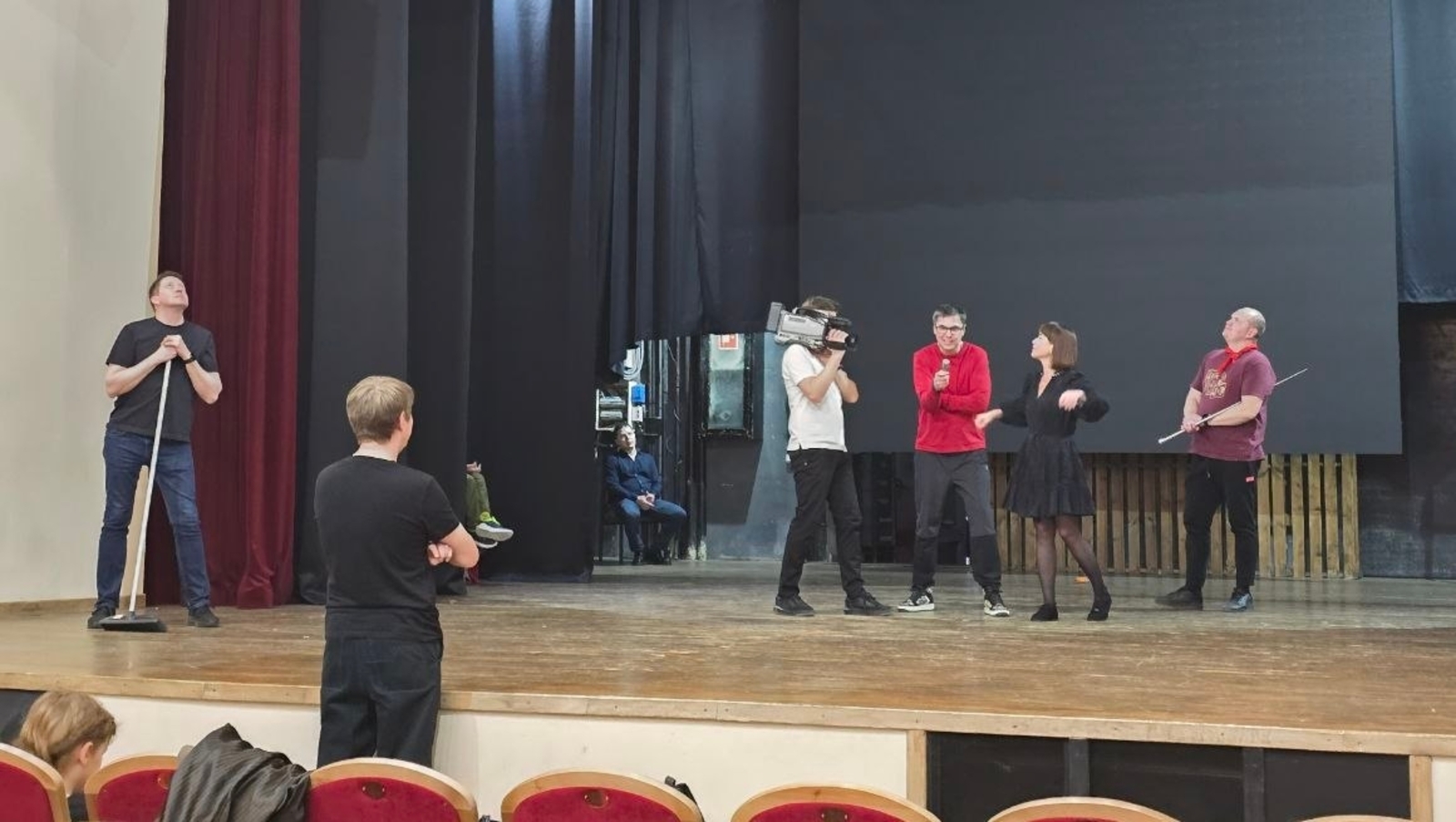 Театр искренности: за кулисами благотворительного проекта