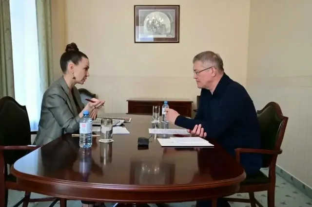Глава Башкирии провел рабочую встречу с Мариной Монгуш