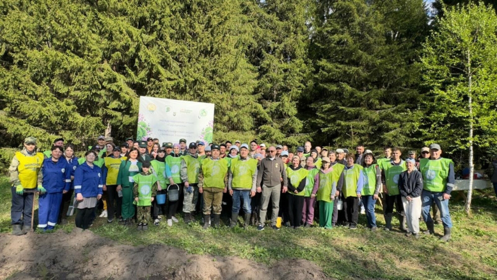 В Башкирии в рамках акции «Сад памяти» караидельцы высадили 18 000 саженцев