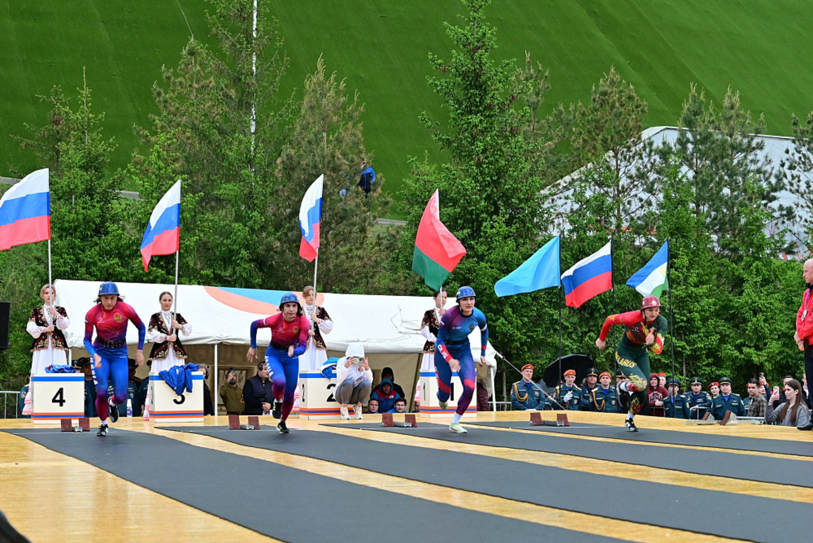 В Уфе 90 спортсменов из 8 стран борются за «Золотую штурмовку»