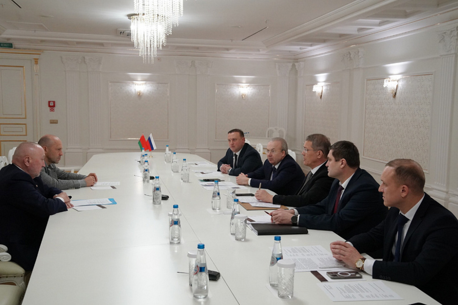 Глава Башкирии встретился с гендиректором ГК «Санта» в Минске