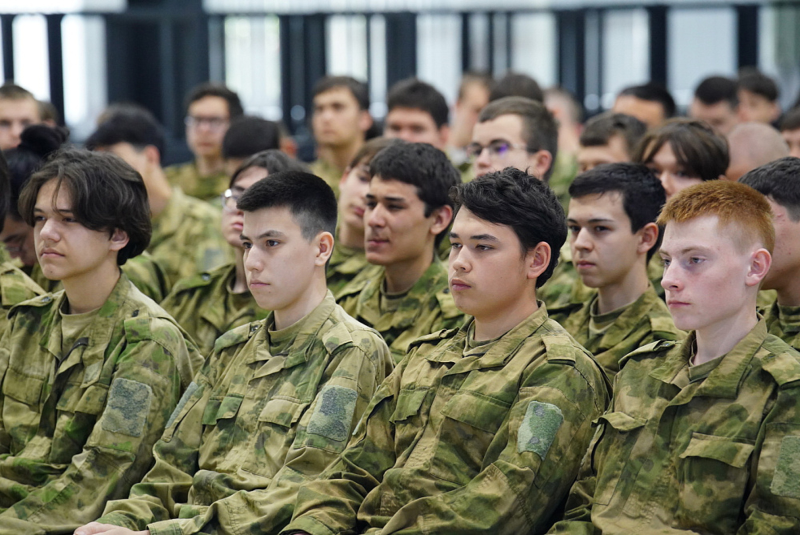 Радий Хабиров пообщался с десятиклассниками из разных районов Башкирии