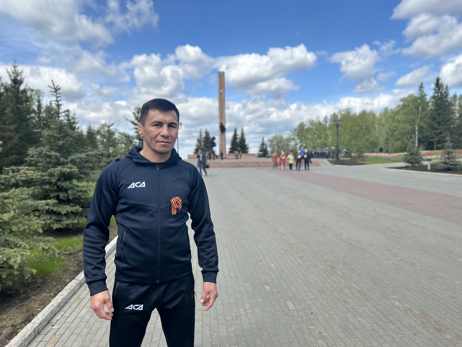 Легенда российского спорта Венер «Башкир» Галиев дал старт легкоатлетической эстафете в Уфе (видео)