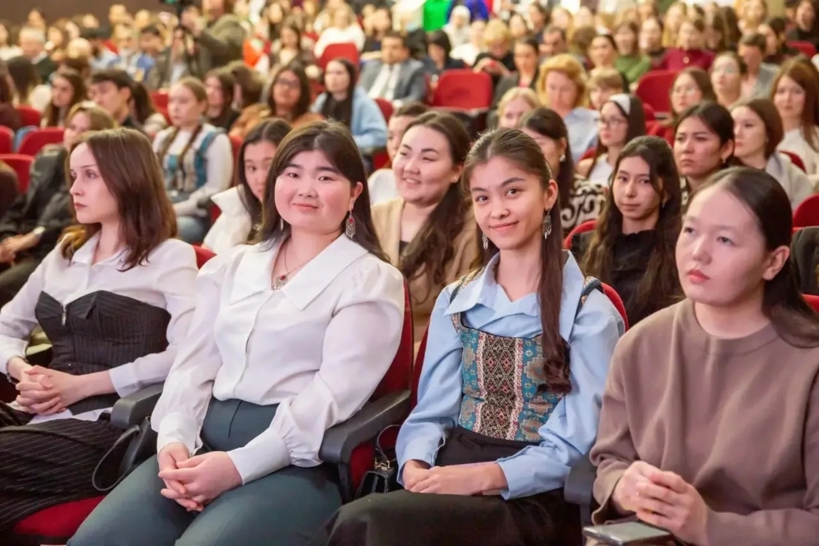 Весенний праздник Навруз отметили в Акмуллинском университете