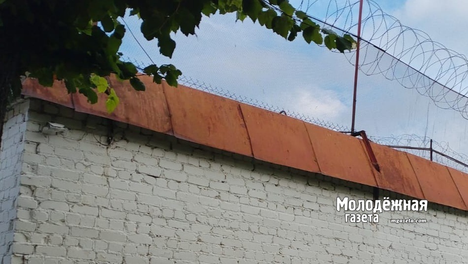 Отец, выбросивший дочь из окна в Уфе, попросил у нее прощения в суде