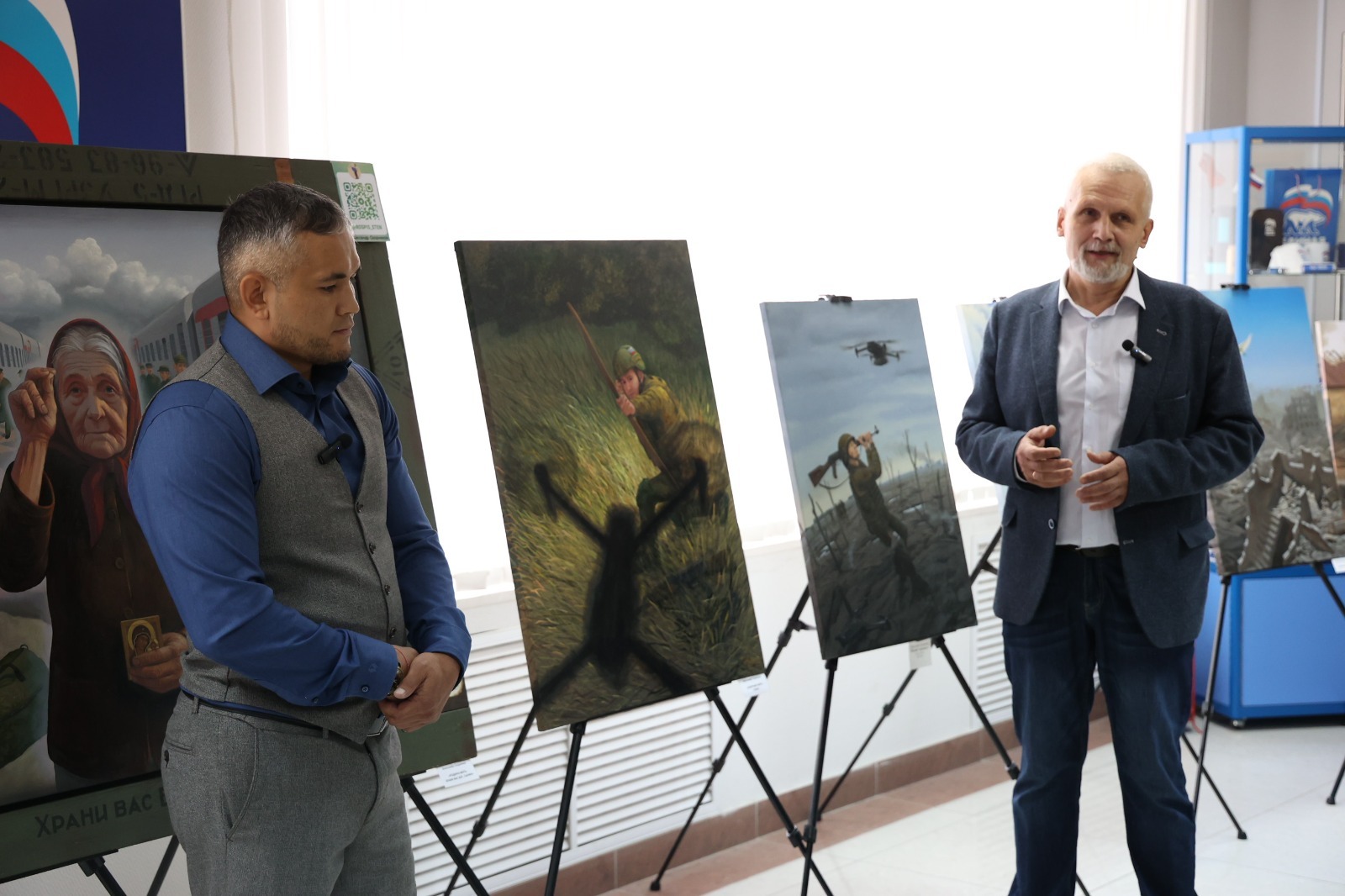 В Уфе открылась выставка картин Александра Скорнякова, посвящённых СВО