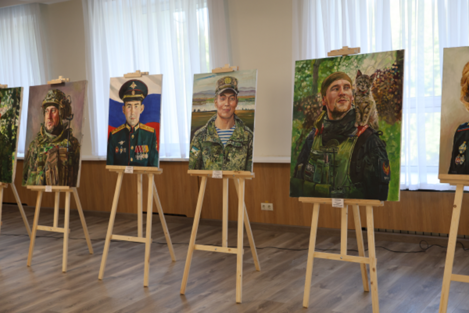 В Уфе открылась выставка «СВО и Герои»