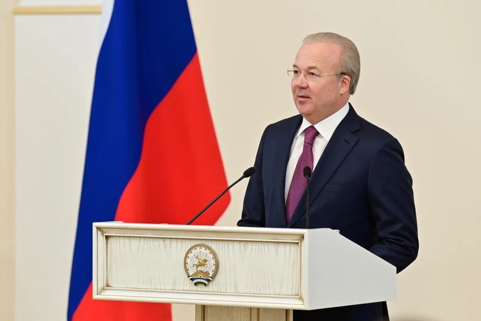 Андрей Назаров поздравил жителей Башкирии с Днем Государственного флага России