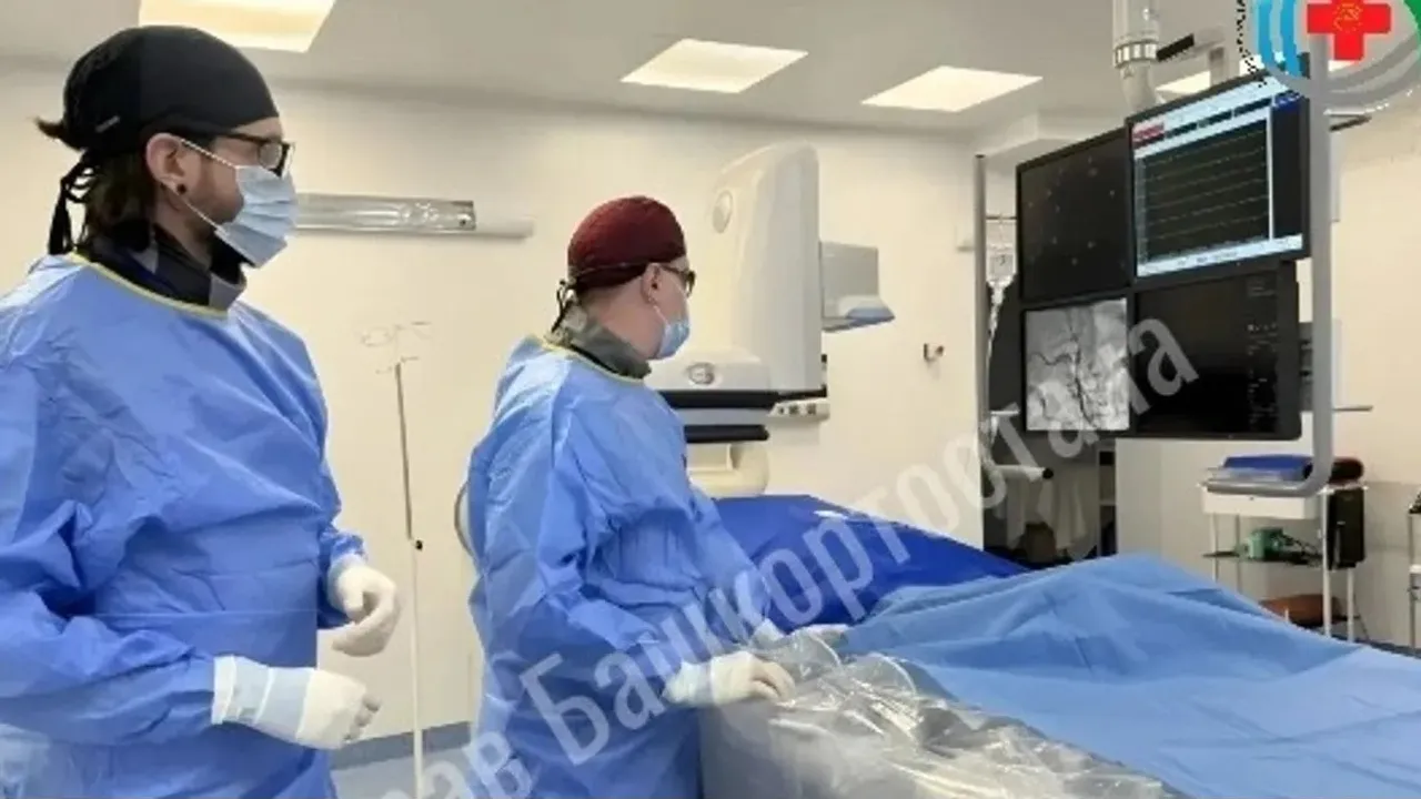 Уфимские врачи провели уникальную операцию и спасли пациента от истощения