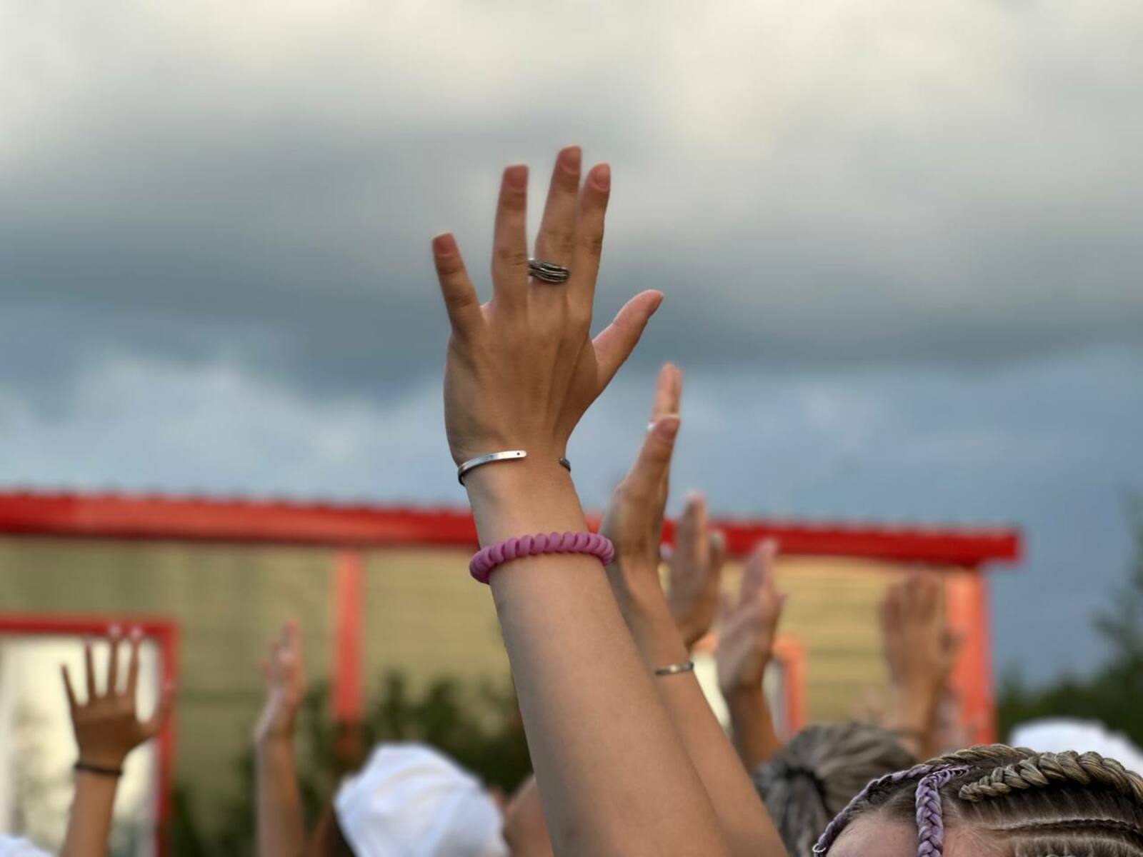 В парке «Патриот» открылся детский инклюзивный лагерь «В едином строю»