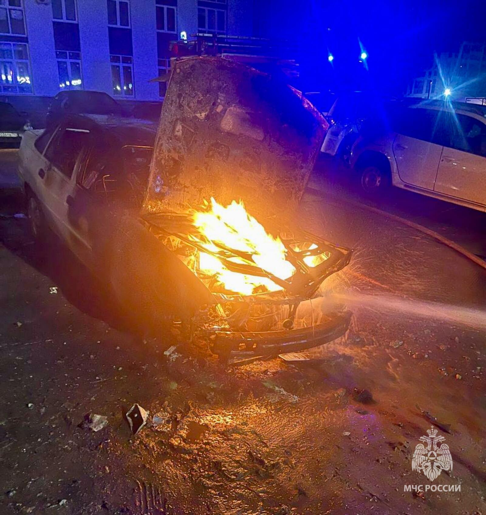 Ночью в Уфе загорелся автомобиль «Daewoo Nexia»