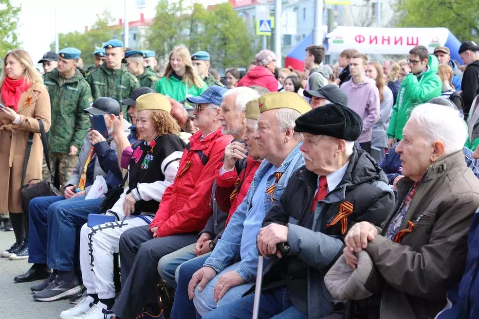 В Уфе по традиции ветераны спорта накануне Дня Победы встретились на беговых дорожках