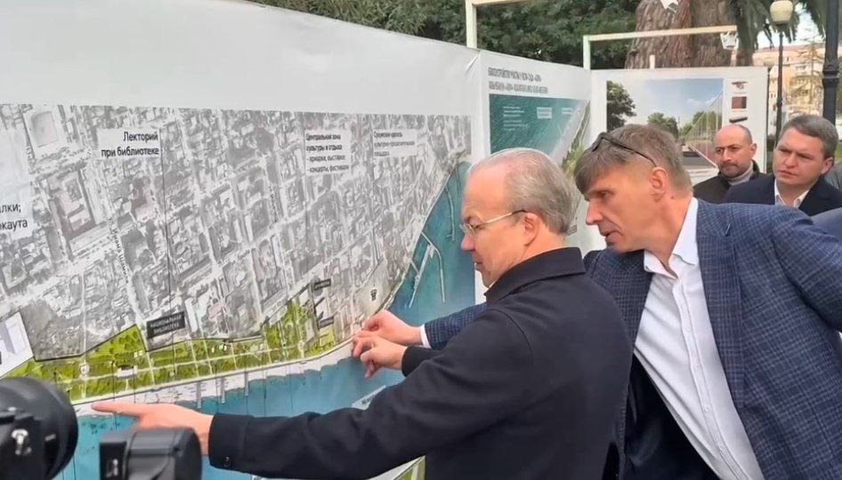 Андрей Назаров ознакомился с ходом работ на набережной Диоскуров в Абхазии