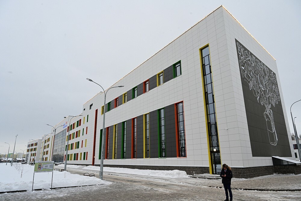 Марат Хуснуллин поблагодарил Радия Хабирова за новую школу