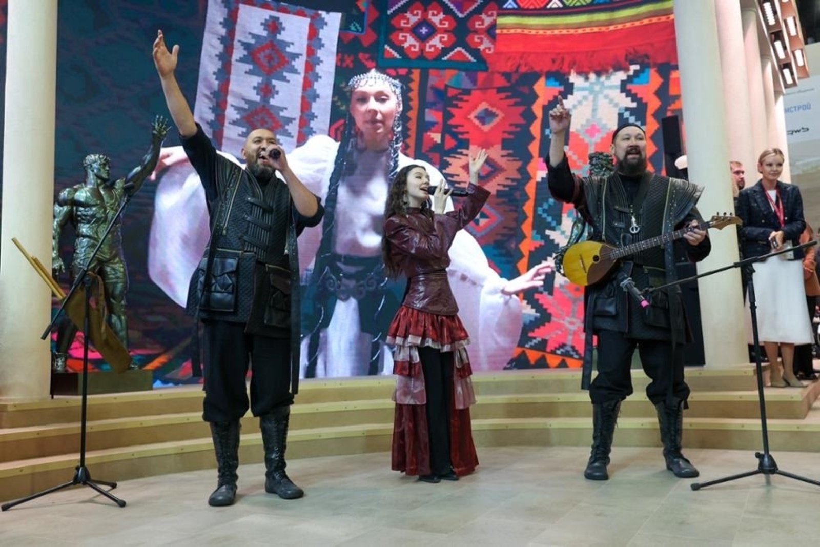 Телеведущая Ника Стрижак: AY  YOLA - совершенно крутая башкирская  группа