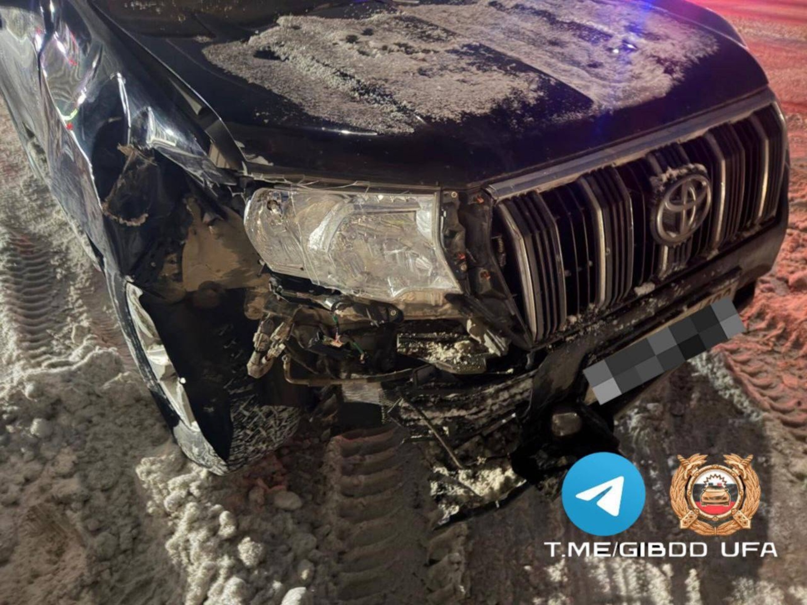 В результате ночного ДТП в Уфе госпитализирован водитель внедорожника