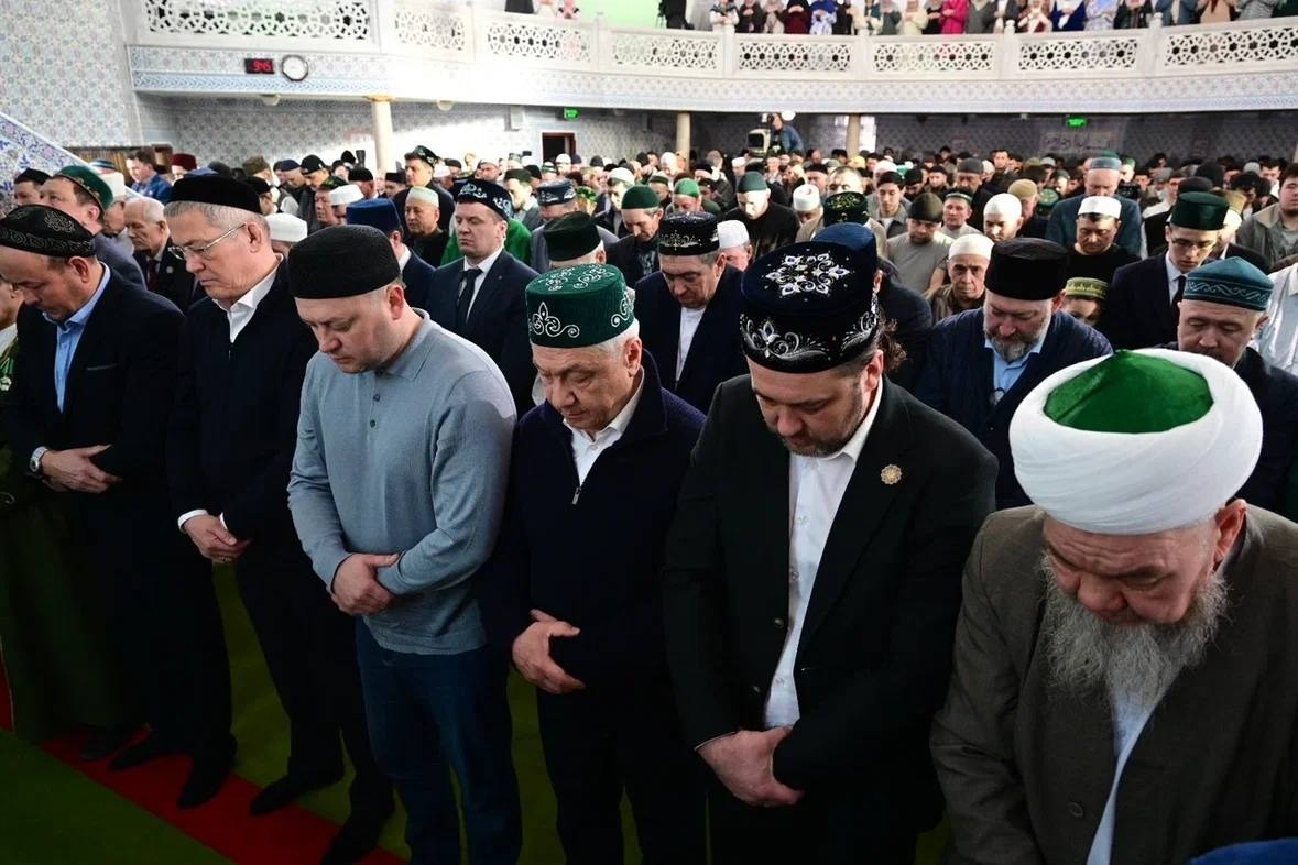 Мэр Уфы поздравил мусульман с праздником Ураза-байрам