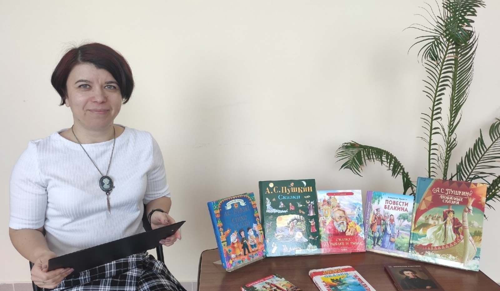 В Центральной детской библиотеке Нефтекамска состоялась онлайн-трансляция «Писатели-юбиляры»
