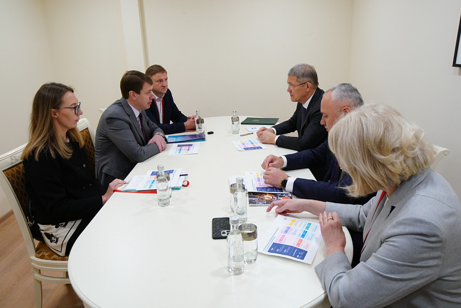 Радий Хабиров обсудил с Фондом инноваций поддержку новых проектов