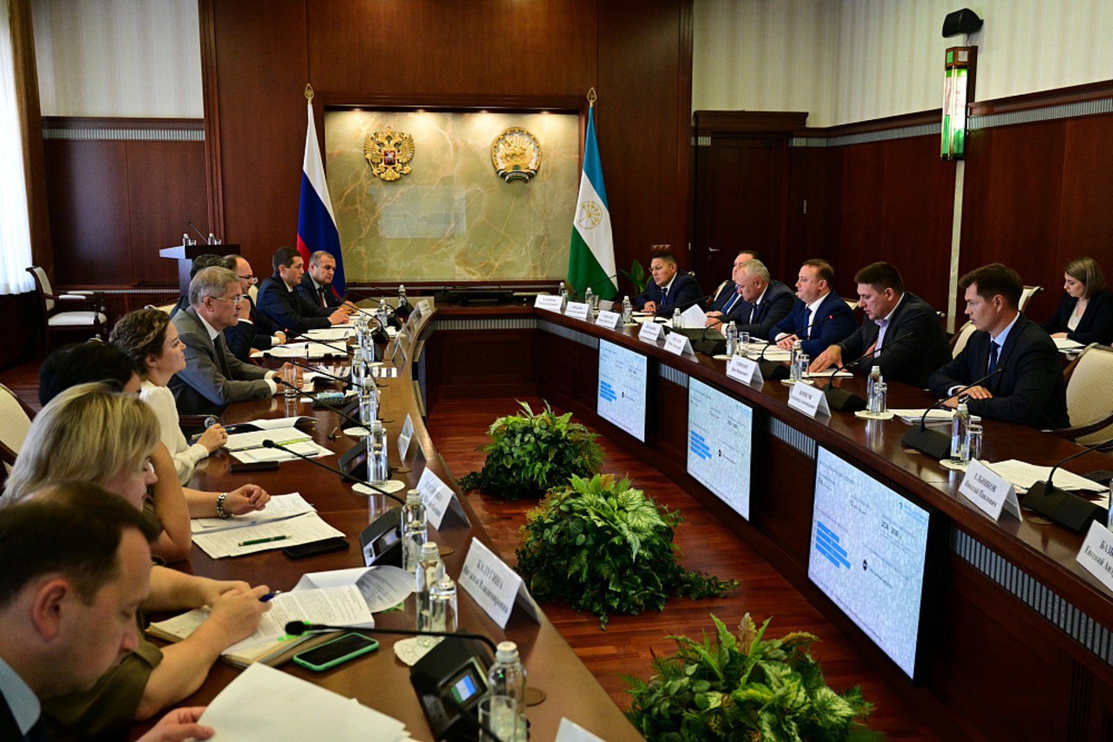 Глава Башкирии одобрил проекты в промышленности и сельском хозяйстве