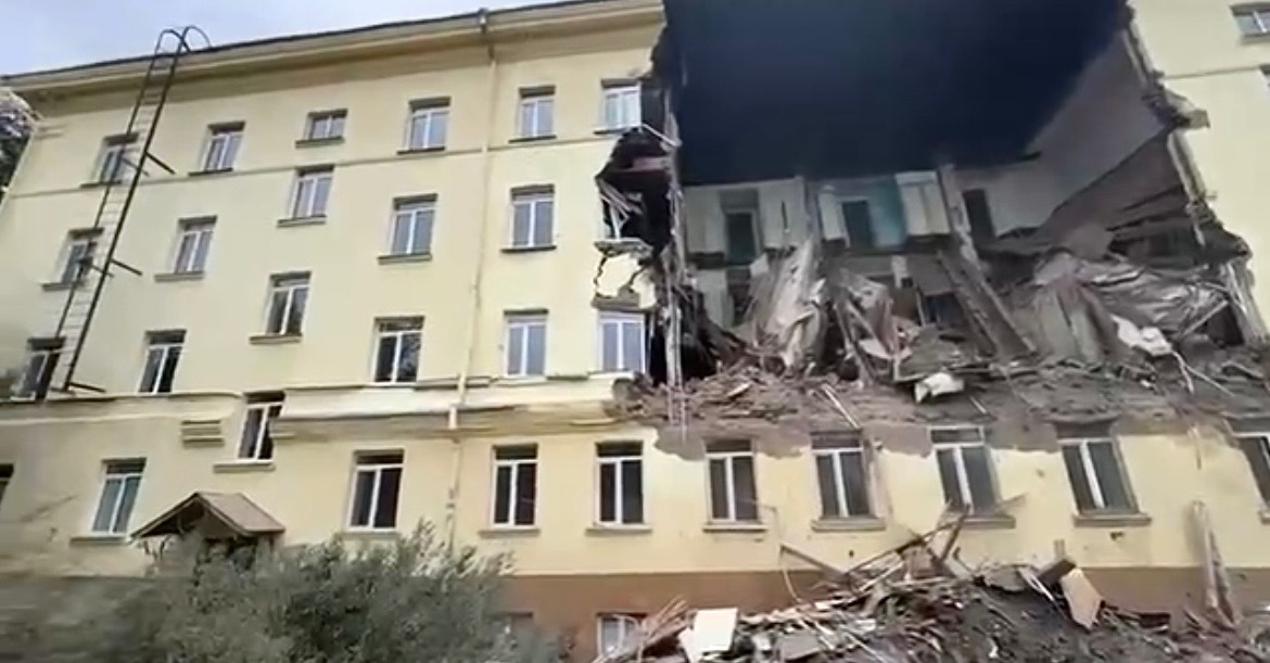 В Уфе завершили демонтаж стены обрушившегося общежития на Коммунистической