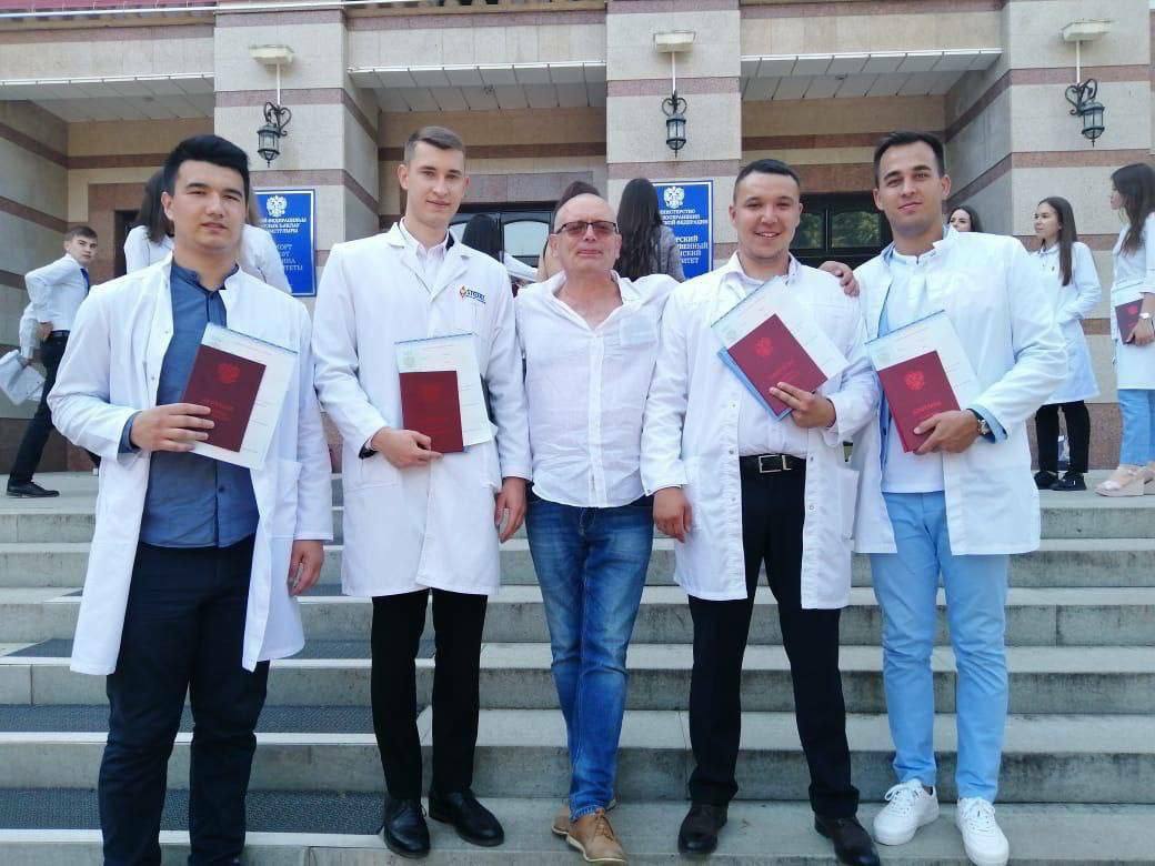 Глава Башкирии рассказал о легендарной династии врачей Измайловых