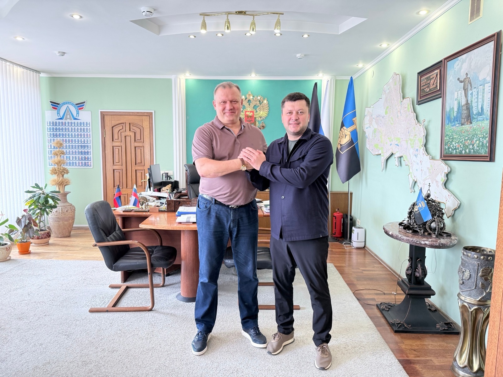 Мэр Уфы и глава администрации Донецка обсудили сотрудничество городов