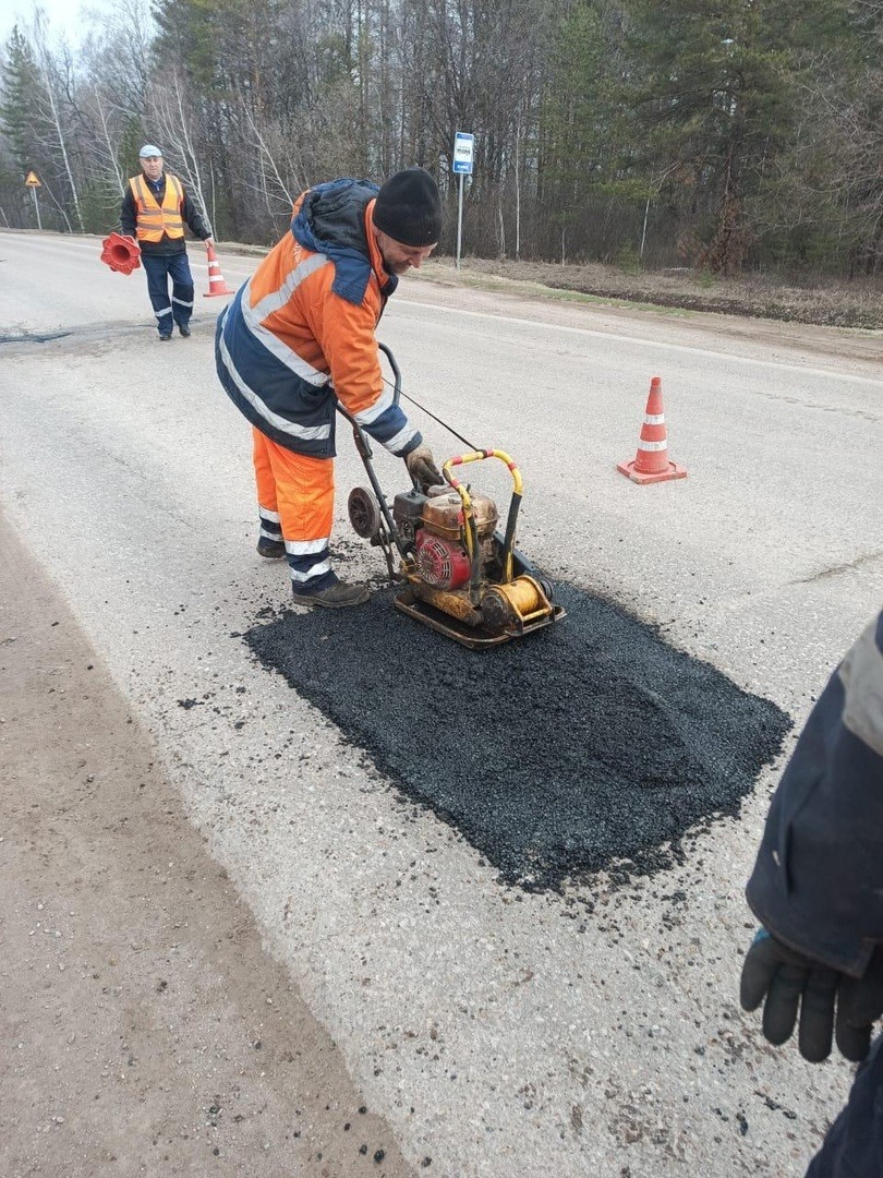 На дорогах Башкирии уже отремонтировали 14 тысяч разных дефектов