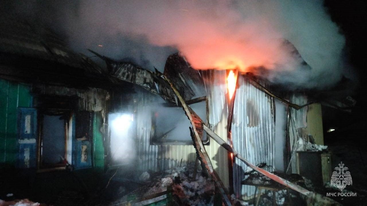 В Стерлибашевском районе ликвидирован пожар в доме многодетной семьи