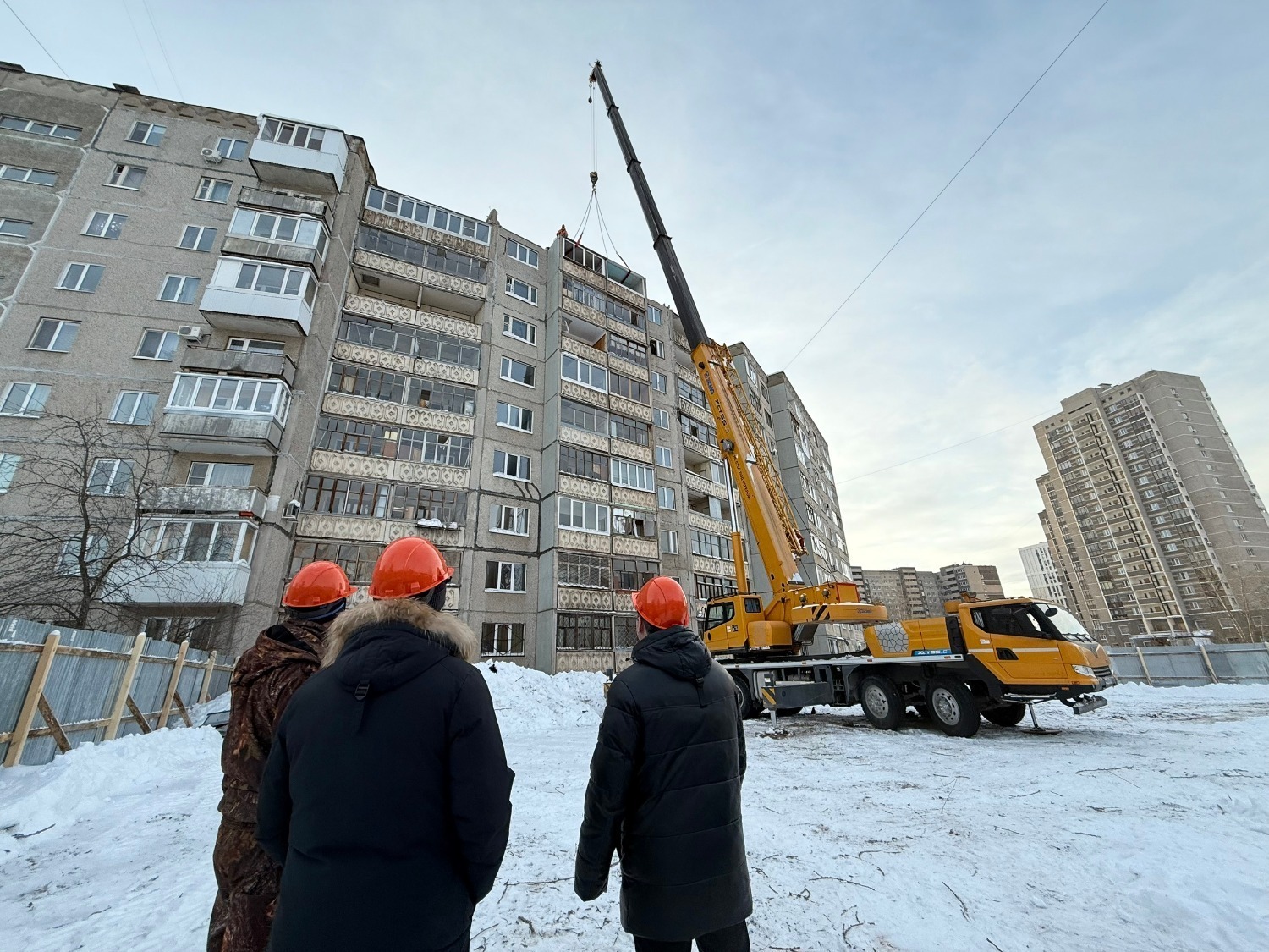 В Уфе приступили к демонтажу аварийной девятиэтажки в Сипайлово
