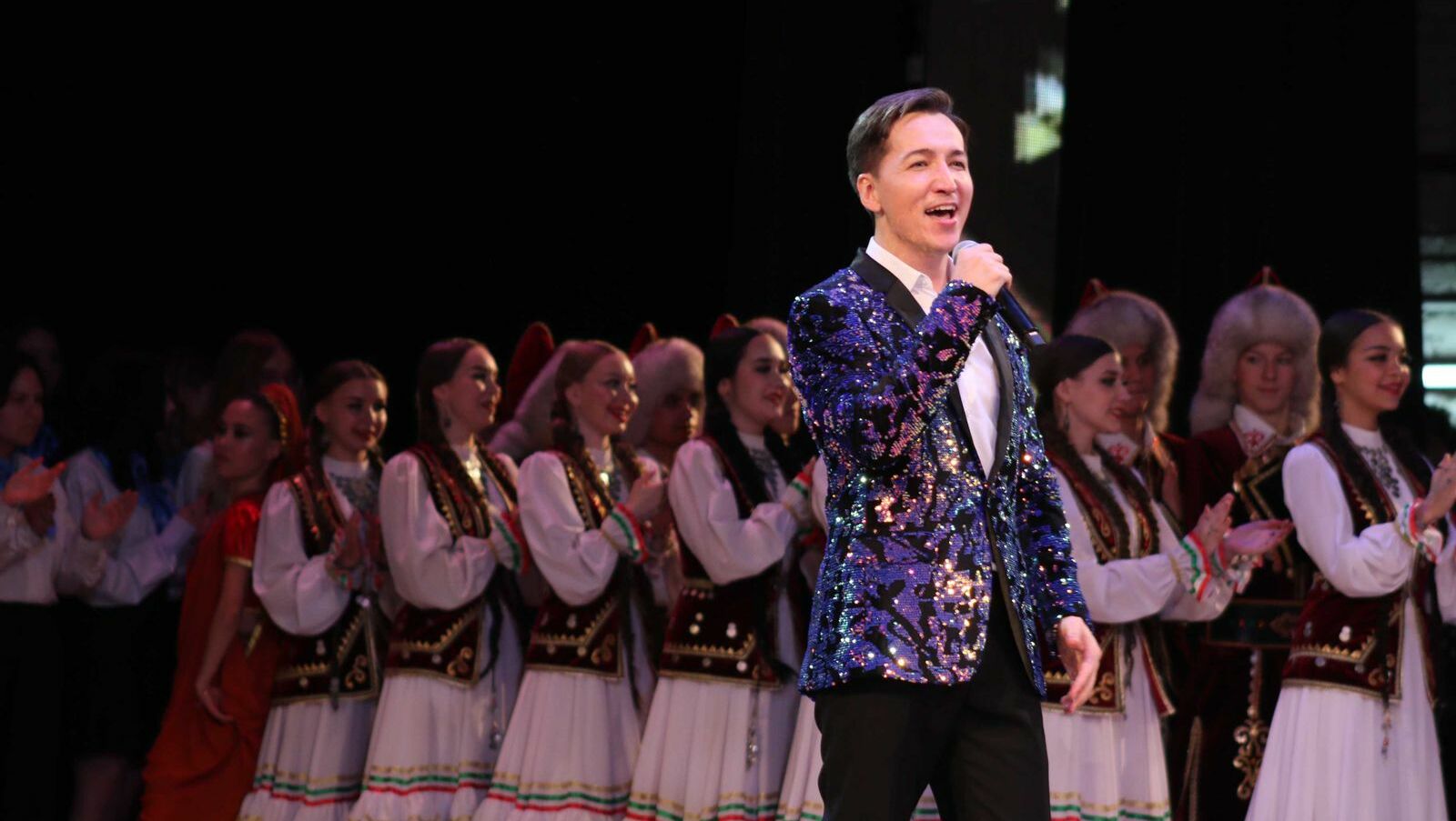 Сольный концерт Алмаза Аюпова зарядил уфимцев отличным настроением